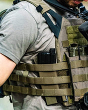 Lade das Bild in den Galerie-Viewer, Lucky Shot - AR15 Flachmann - MantisX.de