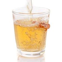 Lade das Bild in den Galerie-Viewer, Lucky Shot - Schnapsglas mit .308 Geschoss - MantisX.de