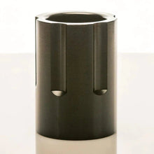 Lade das Bild in den Galerie-Viewer, Lucky Shot - Revolver Schnapsglas - MantisX.de
