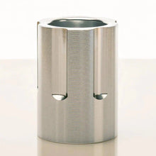 Lade das Bild in den Galerie-Viewer, Lucky Shot - Revolver Schnapsglas - MantisX.de
