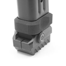 Lade das Bild in den Galerie-Viewer, MAGRAIL – STI 2011 | MAGAZINBODEN RAIL ADAPTER - MantisX.de
